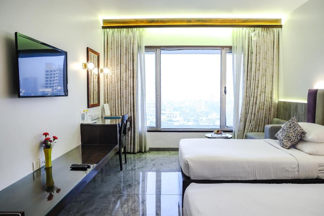 Krishna Palace Hotel Мумбай Екстериор снимка