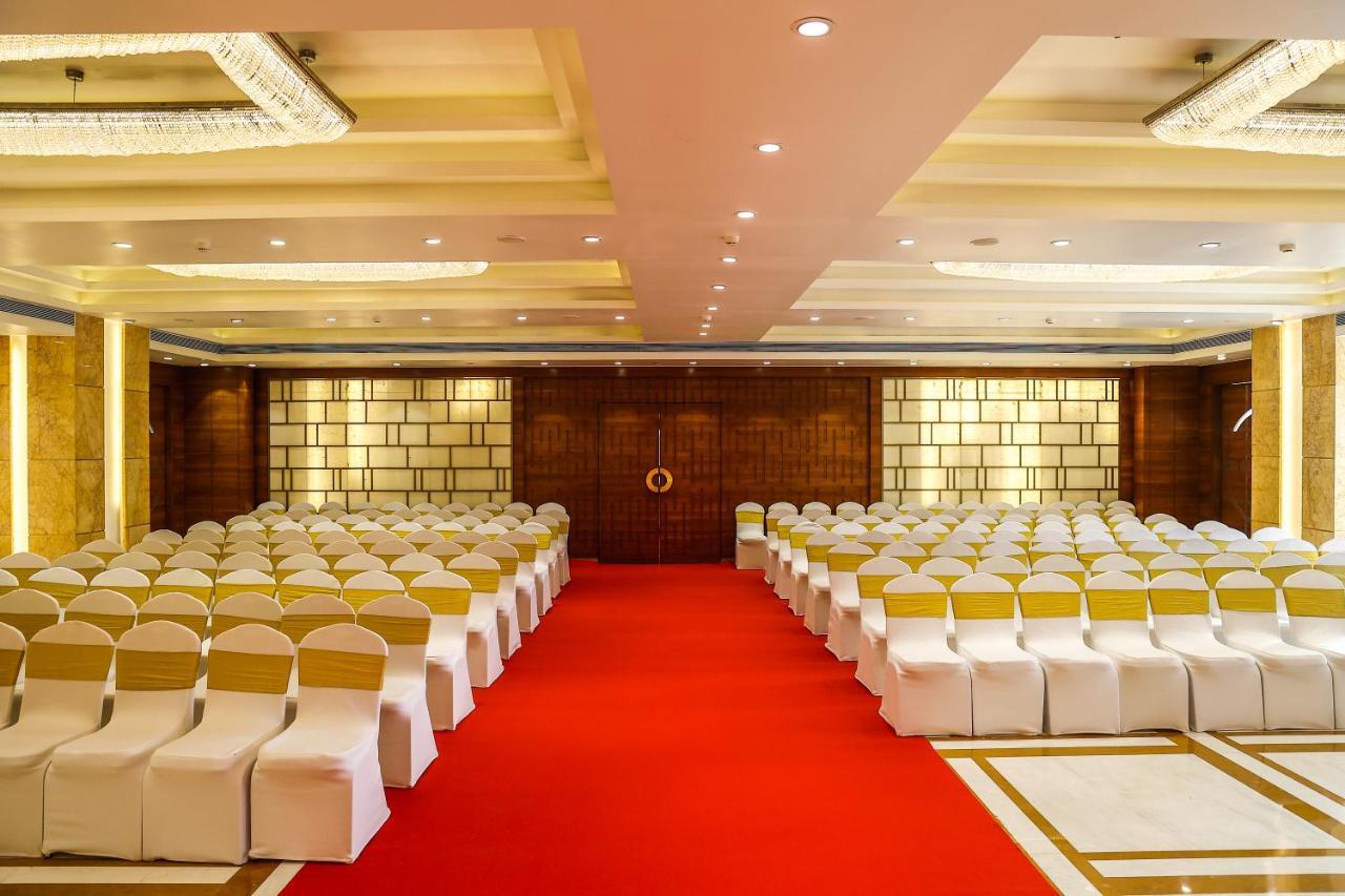 Krishna Palace Hotel Мумбай Екстериор снимка