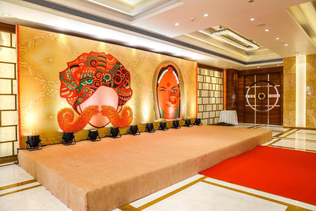 Krishna Palace Hotel Мумбай Екстериор снимка