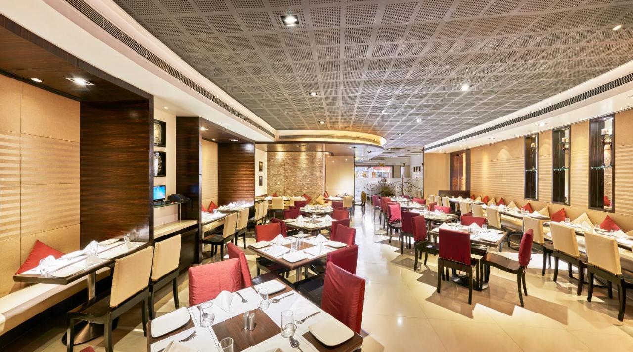 Krishna Palace Hotel Мумбай Екстериор снимка