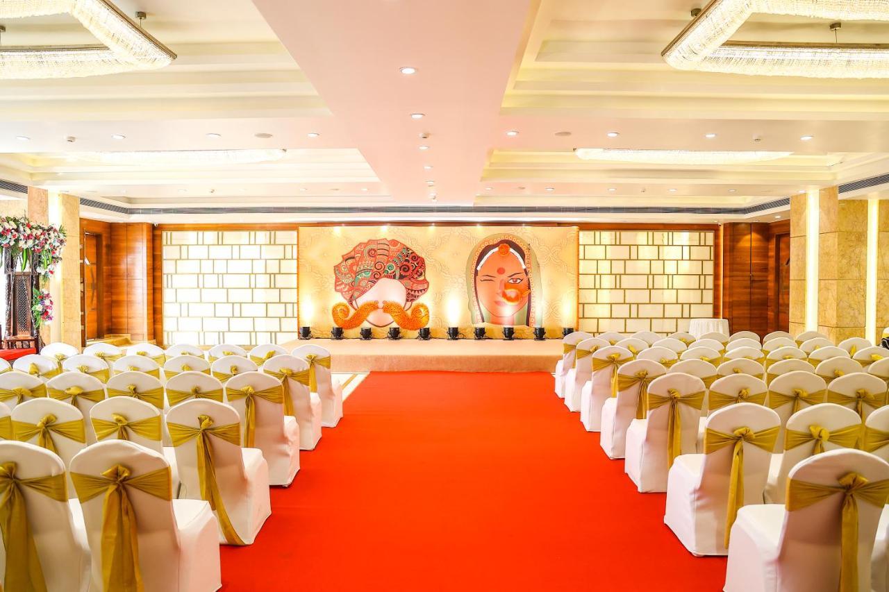 Krishna Palace Hotel Мумбай Екстериор снимка