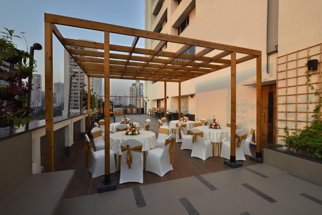 Krishna Palace Hotel Мумбай Екстериор снимка