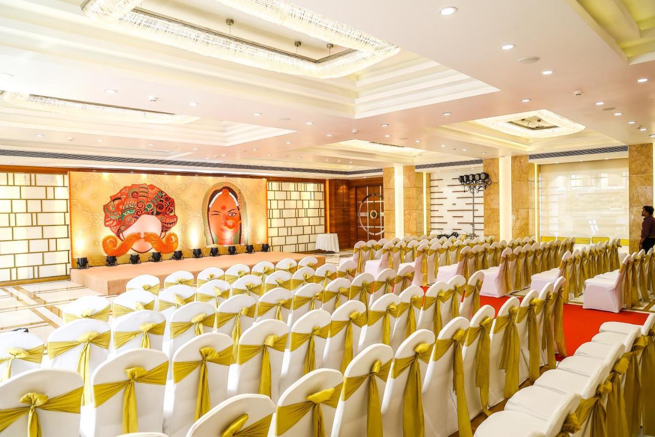 Krishna Palace Hotel Мумбай Екстериор снимка