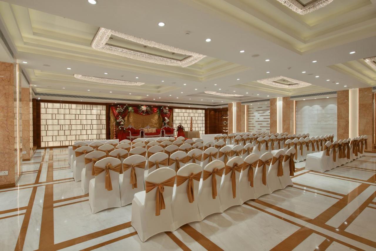 Krishna Palace Hotel Мумбай Екстериор снимка