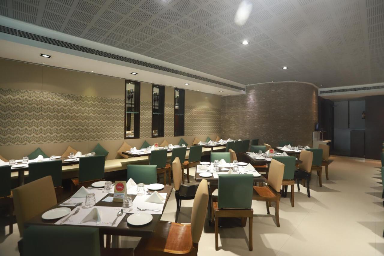 Krishna Palace Hotel Мумбай Екстериор снимка