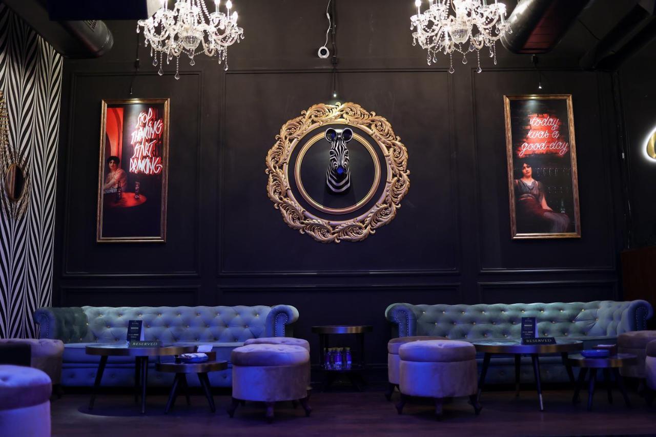Krishna Palace Hotel Мумбай Екстериор снимка